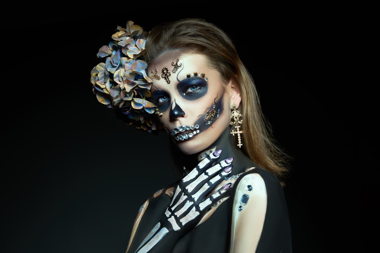 Este Día de Muertos lleva en las uñas los mejores diseños.