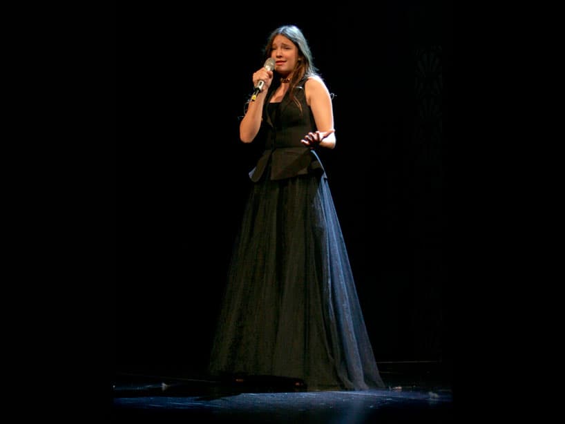 Mía Rubín Legarreta sorprendió con su espectacular forma de cantar. Interpretando el tema 'Júrame', la joven actriz consiguió cientos de aplausos, demostrado el gran talento que tiene.