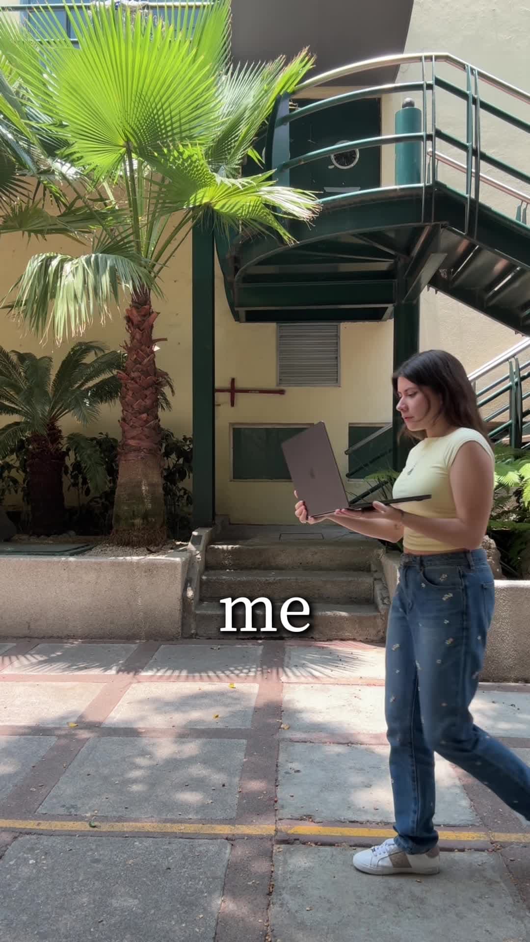 Me cacharon viendo La Rosa de Guadalupe en mi chamba