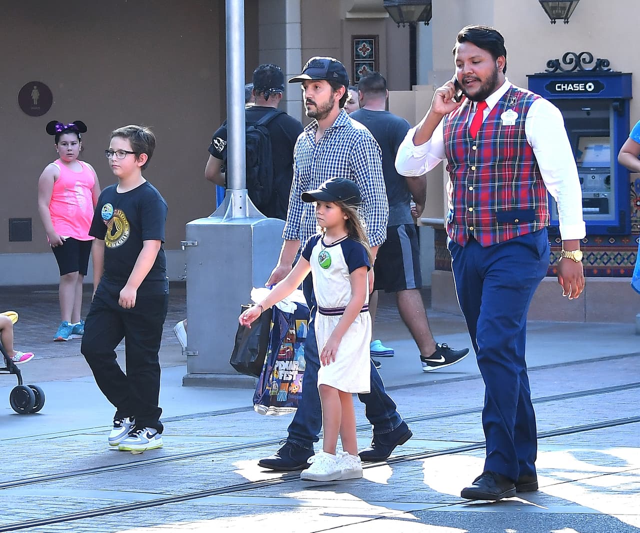 Tanto Diego Luna como sus hijos pasaron un gran momento en familia