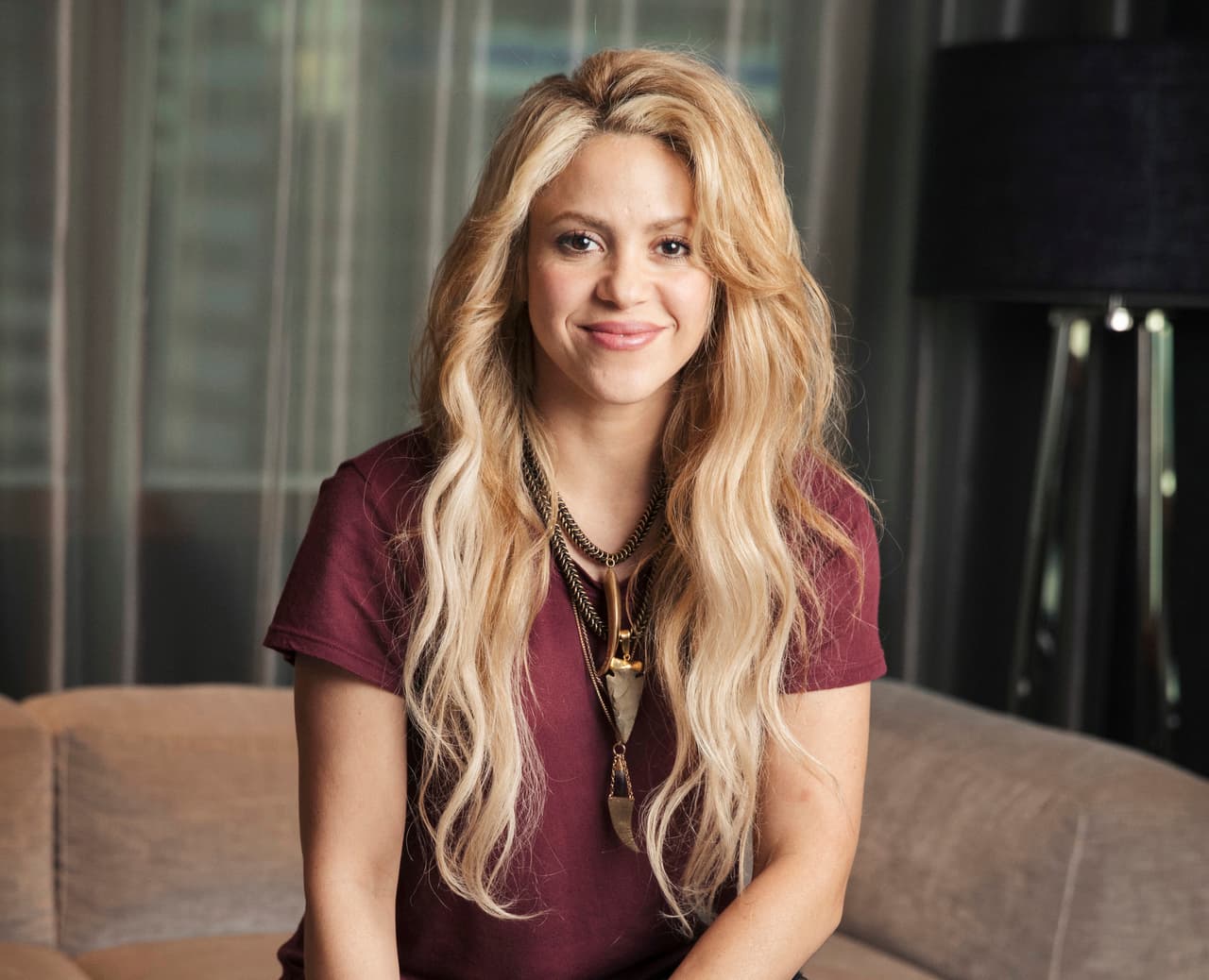 Pese a ser una de las mujeres más exitosas del momento, Shakira también enfrentó ese tipo de violencia durante su noviazgo con Osvaldo Ríos. Incluso varios miembros de la prensa señalan que esos arranques provocaron su separación.