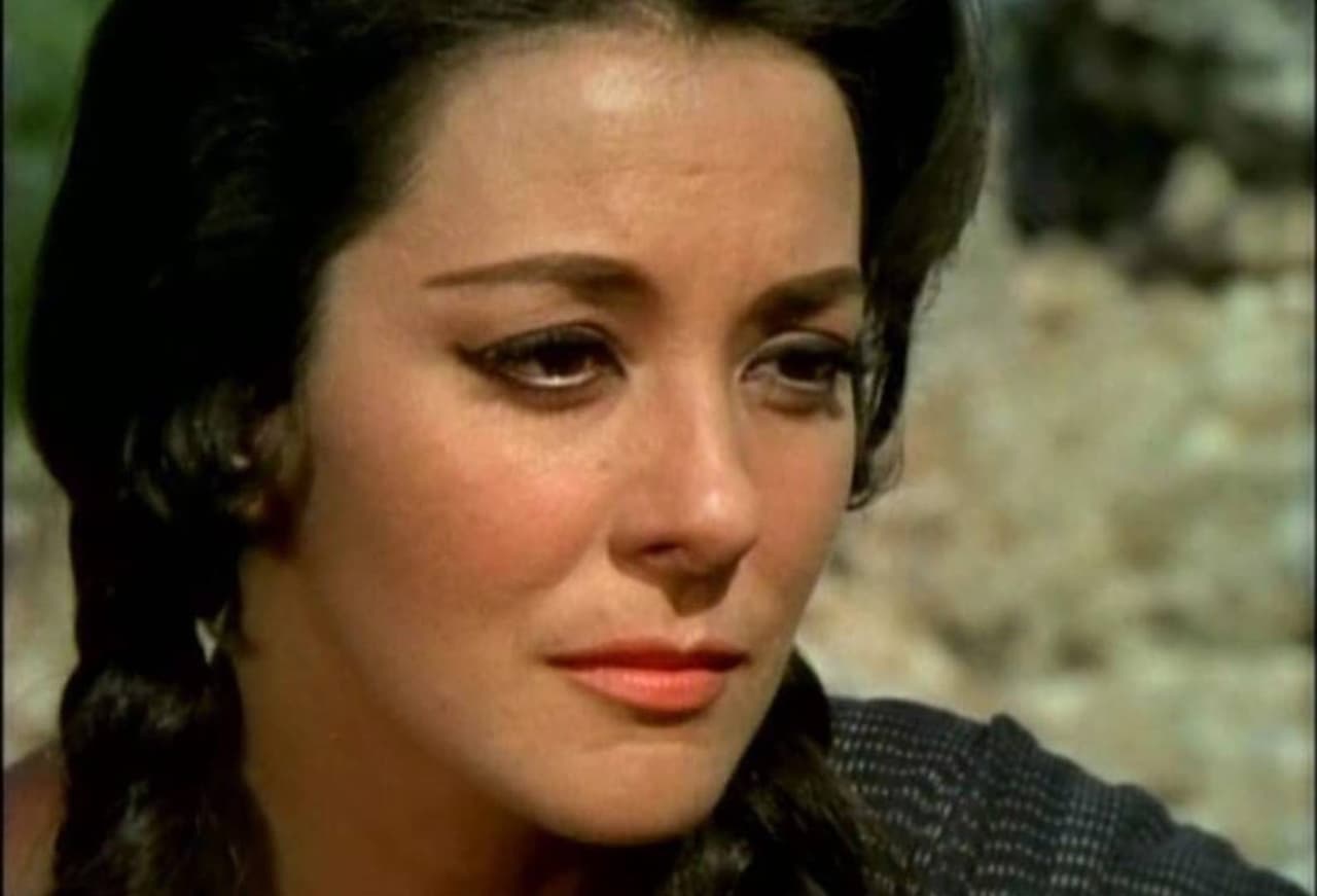 Esta es la icónica escena de Silvia Pinal como “María Isabel” cuando se corta las trenzas 