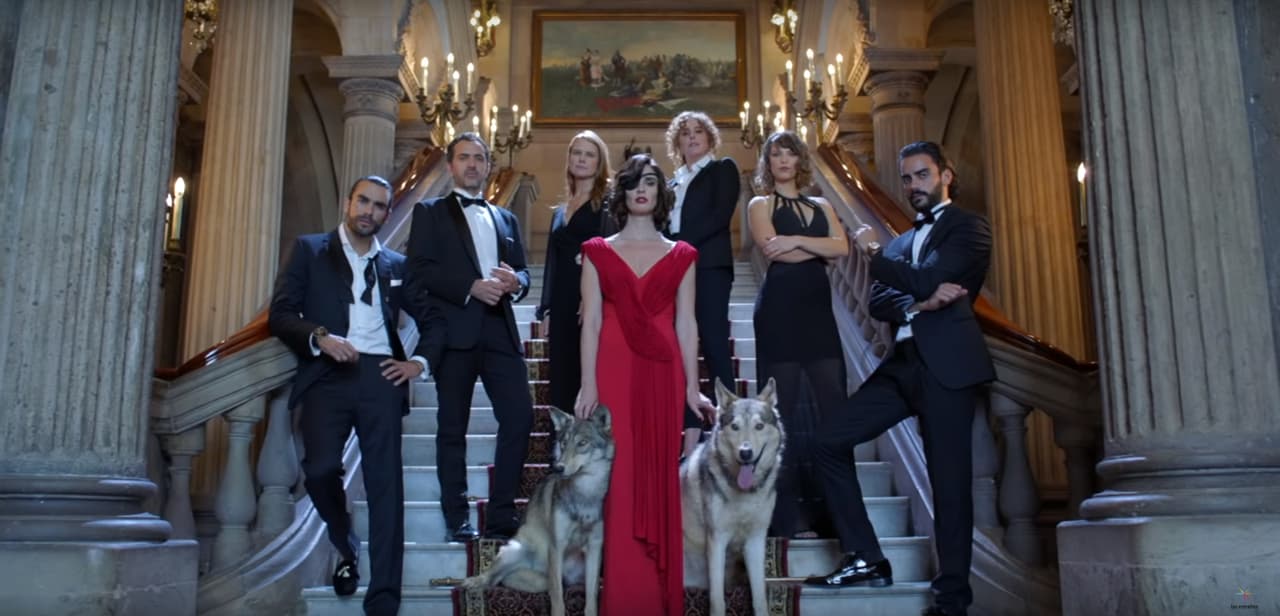 Paz Vega comparte cómo fue grabar con dos caninos salvajes los promos de ‘Cuna de lobos’