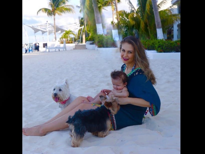A través de las redes sociales, tanto Ingrid como Rodrigo han compartido algunos de los momentos más tiernos de su hija, quien convive con sus mascotas Tazilda y Nicandra.