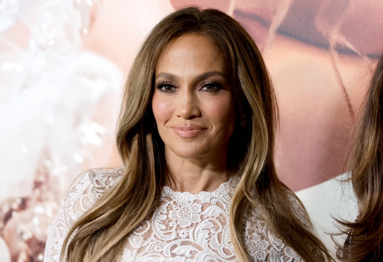 Manicure Lip Gloss: las uñas en tendencia que JLo y otras famosas ya usan