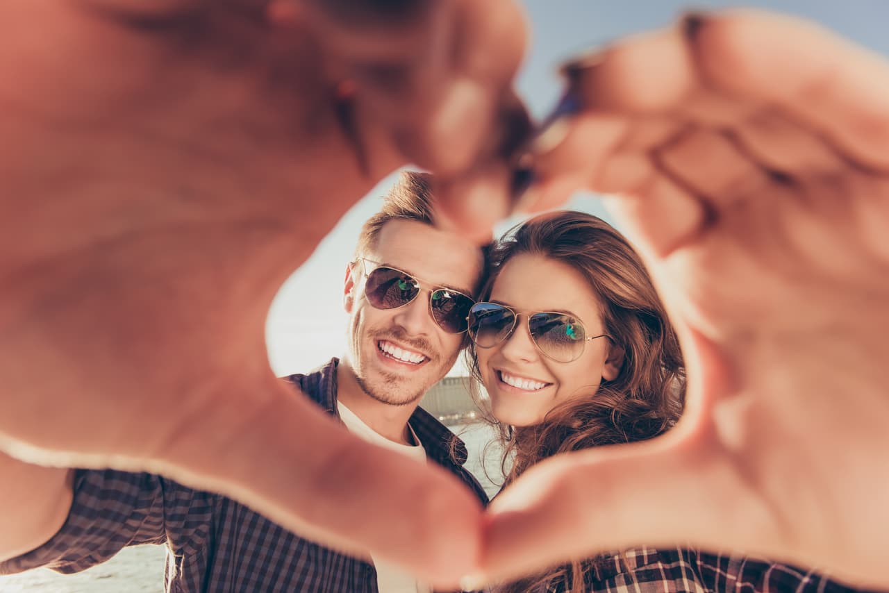 LEO. En cuestiones de pareja o en el amor te llenarás este mes de muchas inseguridades o celos, recuerda que el león cree que todos son de su condición, así que trata de relajarte con tu pareja y platicar bien cualquier situación.