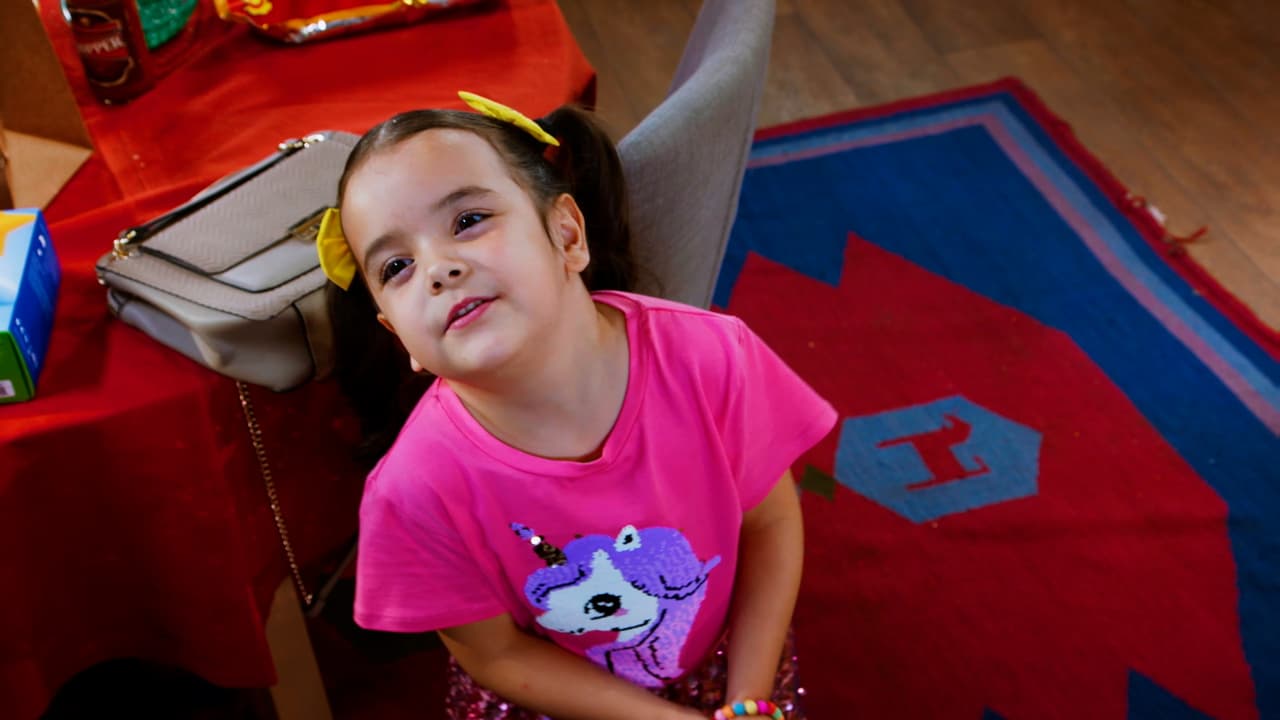 Vecinos: Martina comienza una nueva vida con sus papás