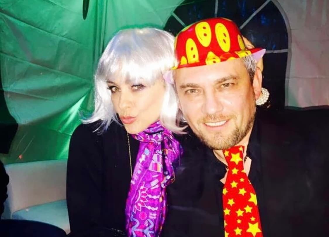 Y claro, no solo en eventos públicos y laborales, sino en eventos familiares, incluso cuando Aracely es tan cuidadosa con su vida privada, como lo ha hecho con sus hijos, sí comparte fotografías junto a su hermano, su madre y su sobrina.