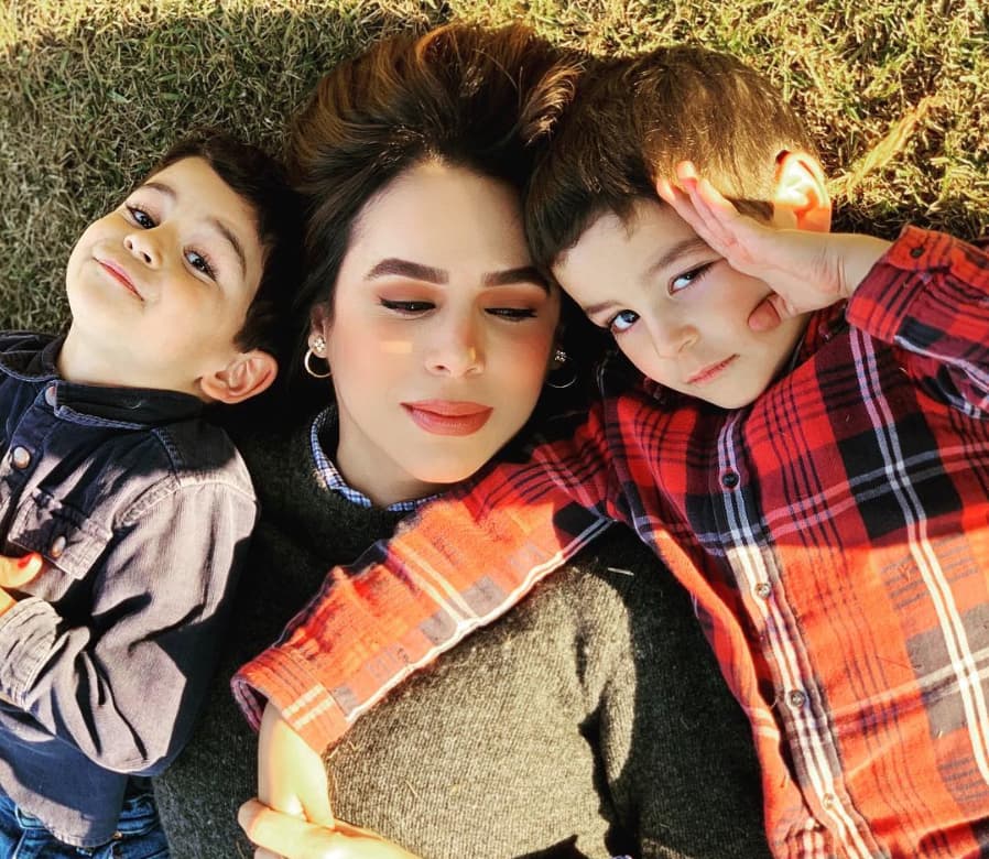 Tras la llegada de Eduardo Jr., Ana Paula y Alejandra, Biby Gaytán y Eduardo Capetillo tuvieron a los mellizos Daniel y Manuel en junio de 2014.