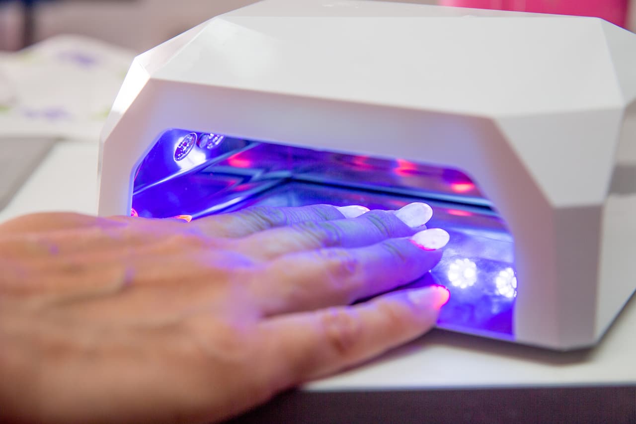 Uso excesivo de gelish en las uñas podría causar cáncer de piel