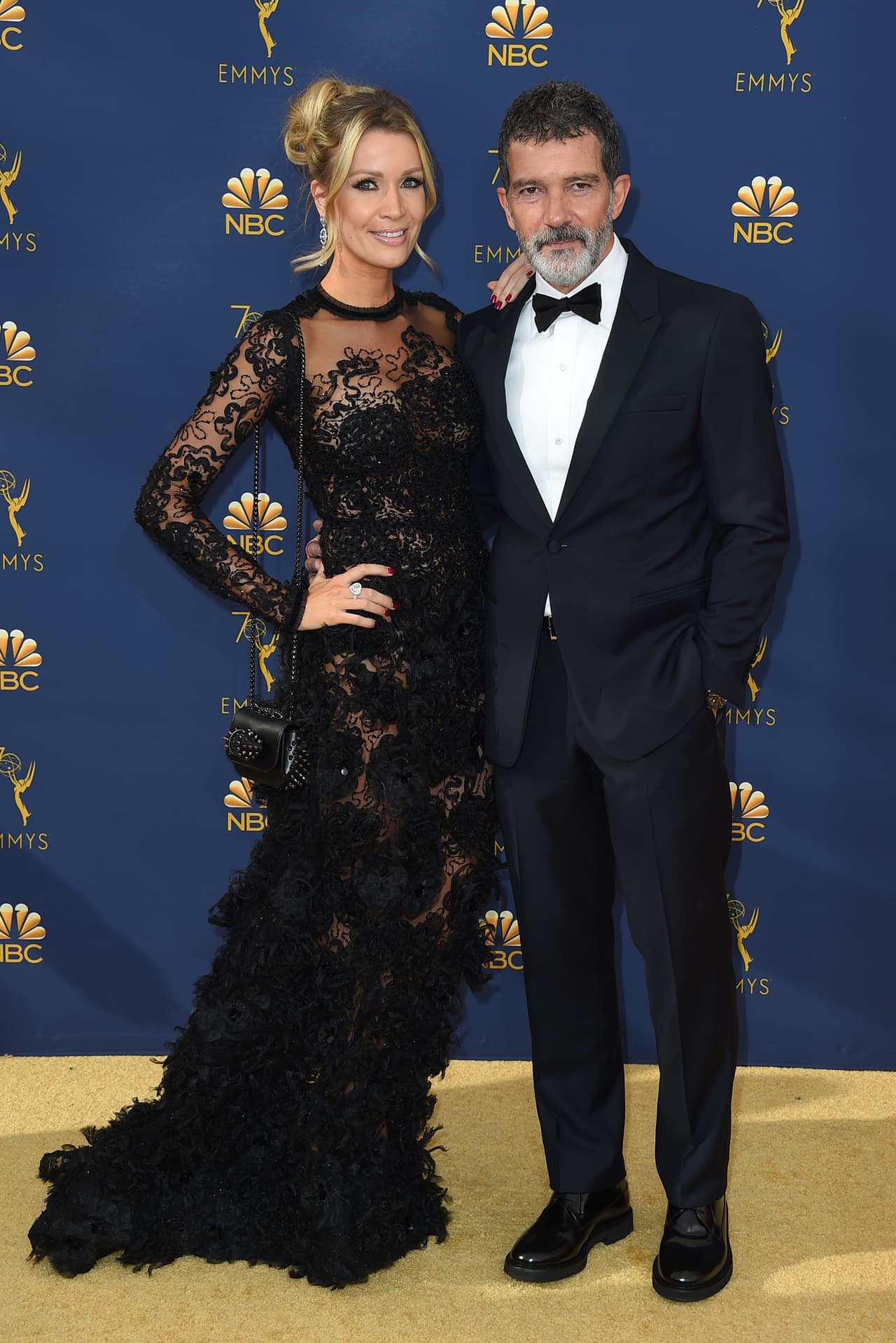 Antonio Banderas asistió con Nicole Kimpel