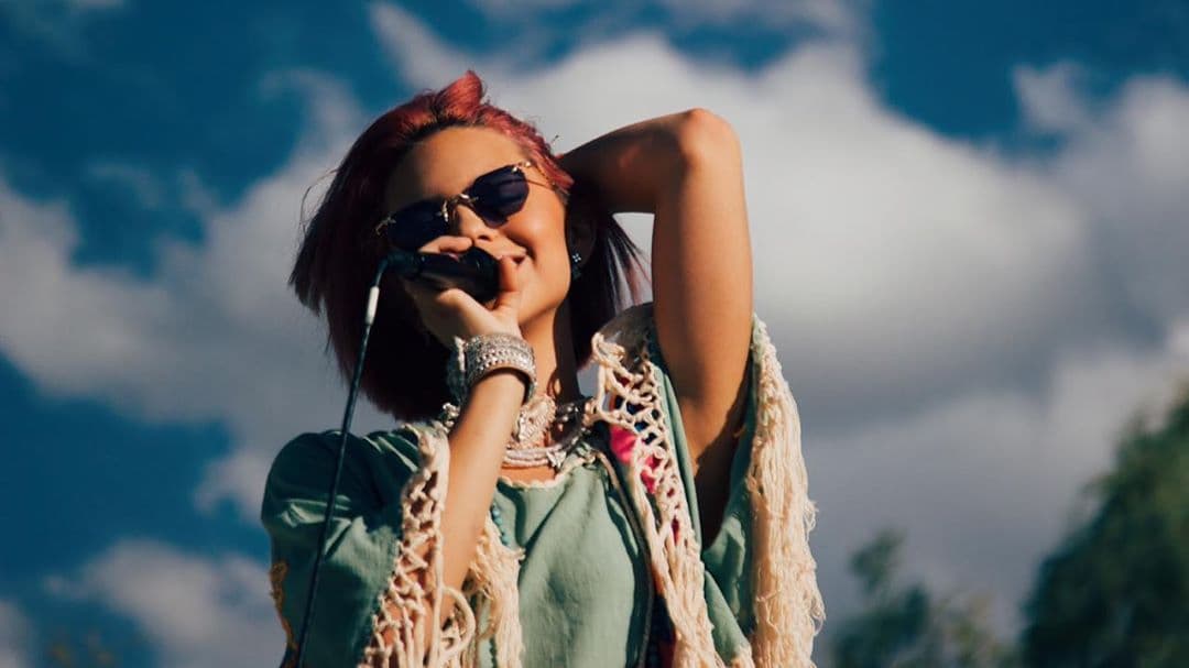 Tal como sucedió con los looks anteriores, la joven, de 16 años, recibió decenas de comentarios en los que destacaron lo bien que le queda el nuevo estilo en el cabello.