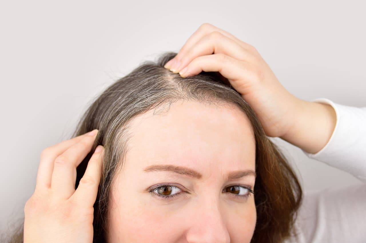 3 mascarillas naturales de cabello para ocultar tus canas