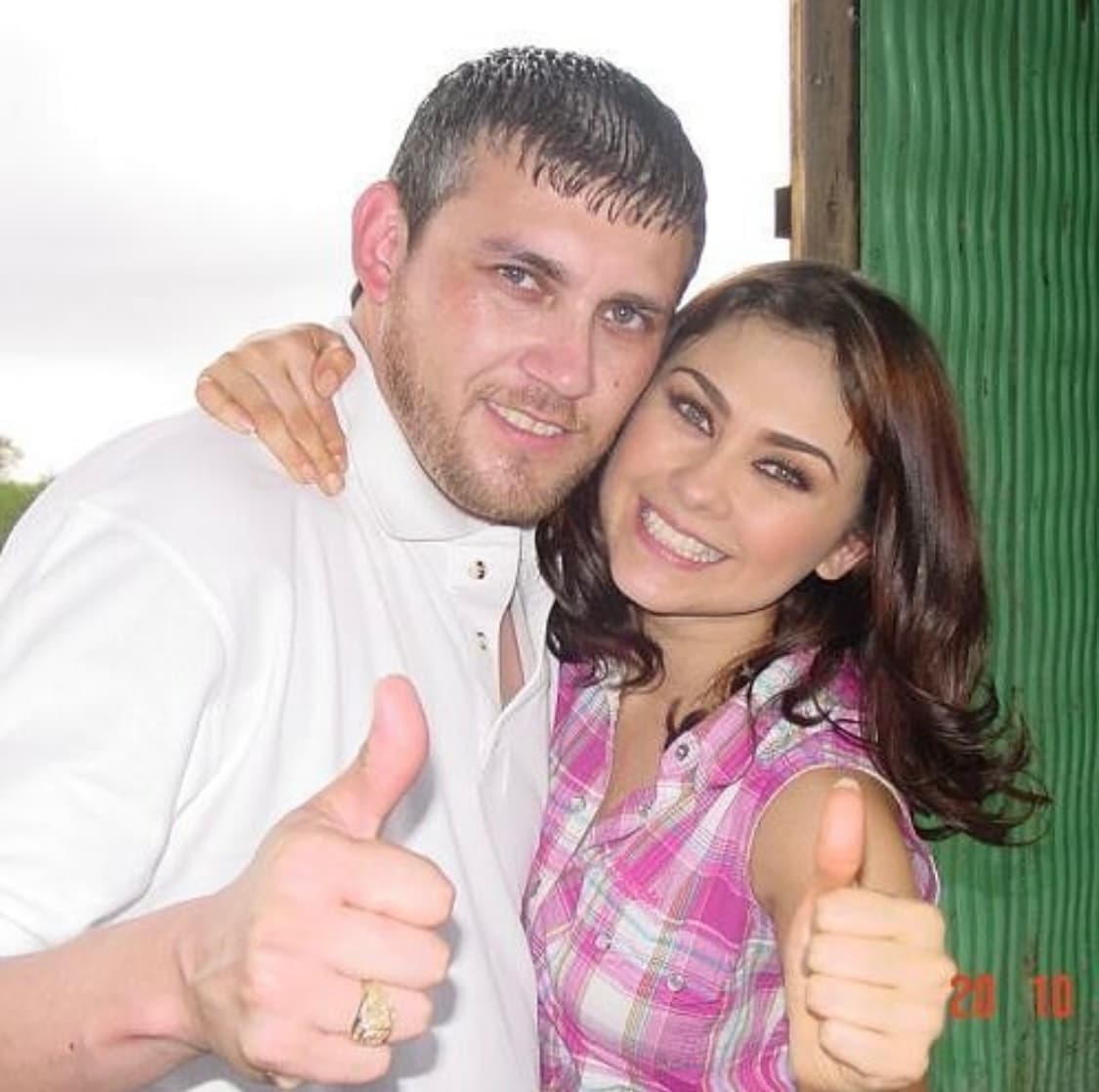 Desde que la carrera de Aracely Arámbula comenzó a despegar, en la década de 1990, su hermano Gerado ha permanecido a su lado en todo momento.