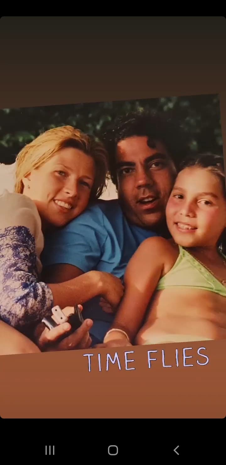 Fue a través de su cuenta oficial de Instagram que la madrastra de Frida Sofía compartió fotografías inéditas de la vida de su hijastra, con las que demuestra la buena relación que siempre han tenido tanto con la joven como con la cantante.