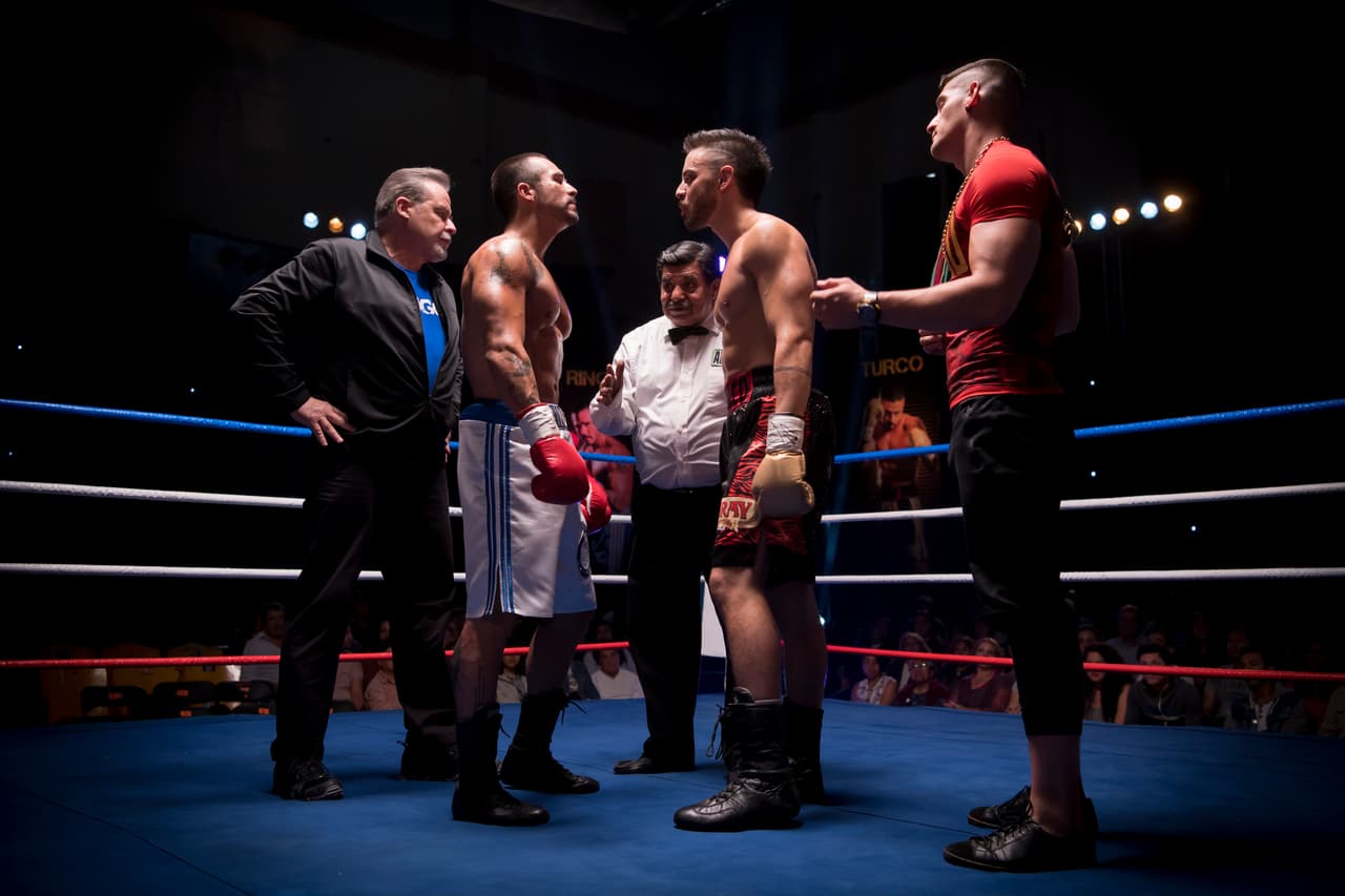Los campeones se saludaron listos para enfrentarse.