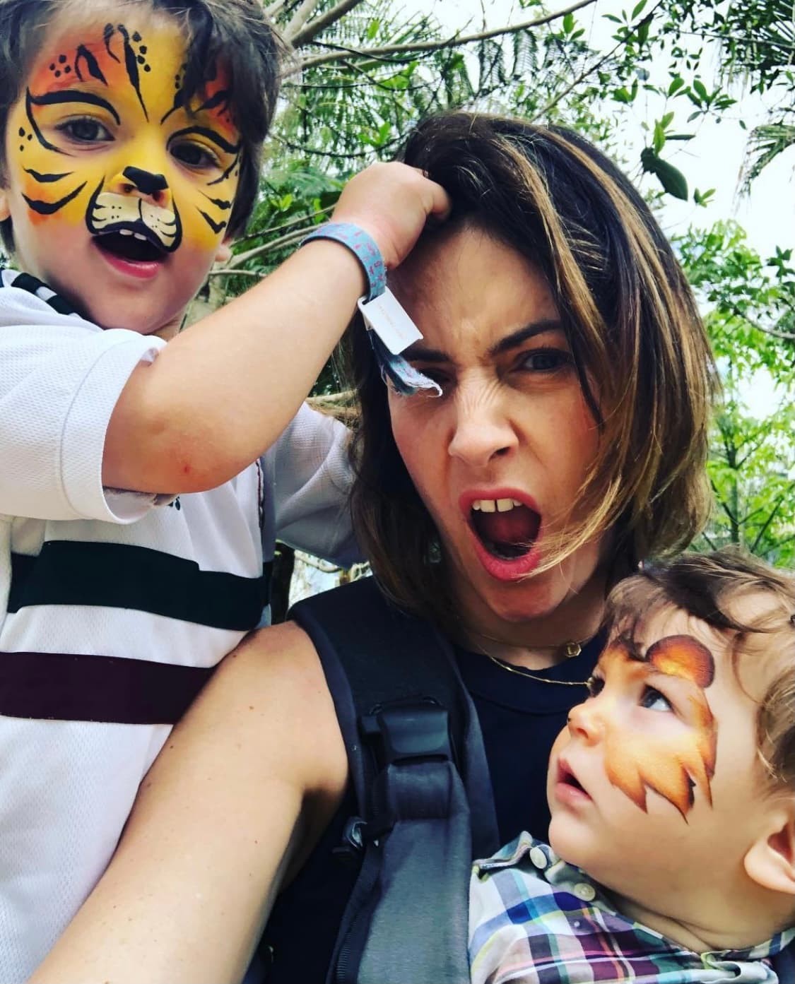 En cuanto a su vida personal, Alondra es madre de dos niños: Luciano y Julián, quienes son fruto de la relación que sostuvo por varios años con Teo de María, integrande la banda de rock mexicano 'Los Liquits'.