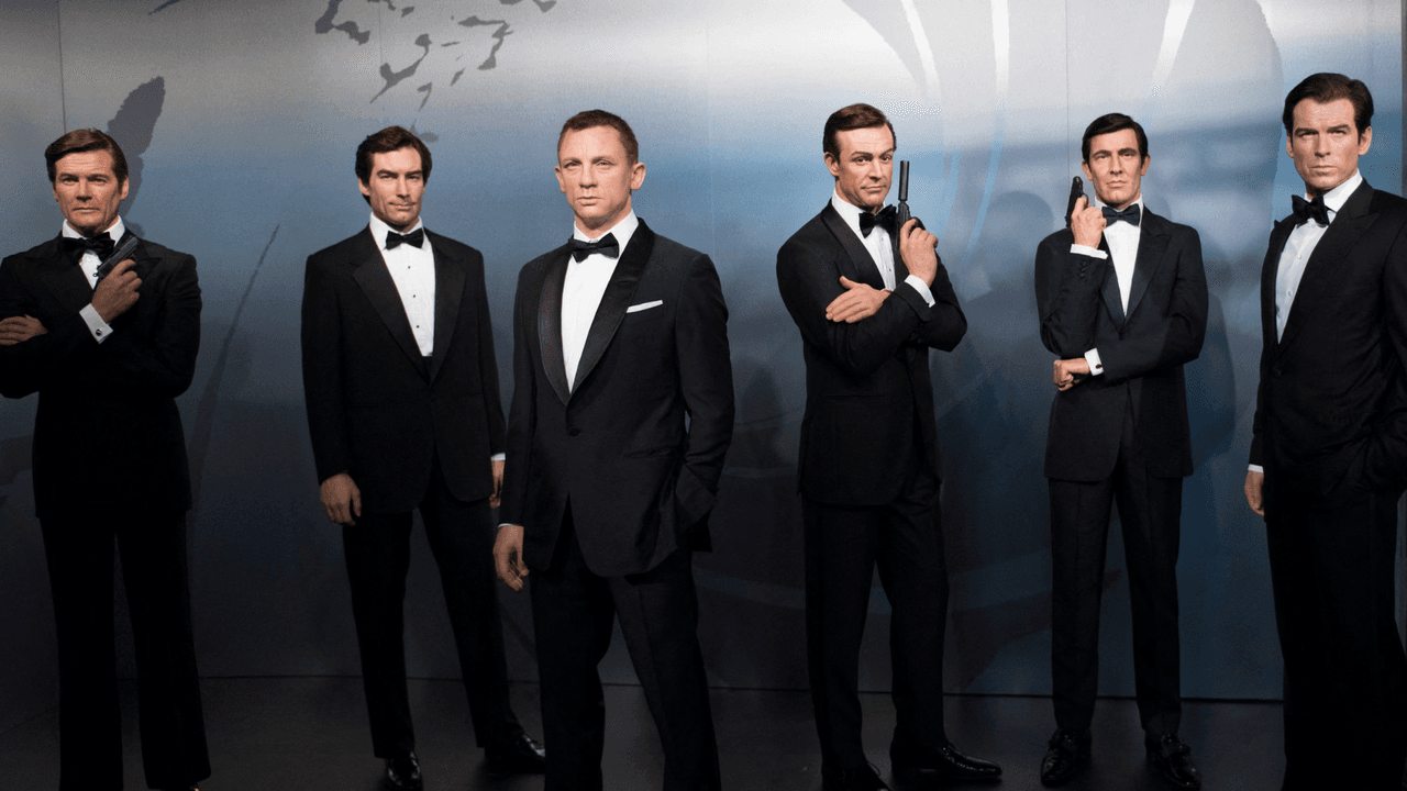 Figuras de cera de los seis actores que han interpretado a James Bond.
