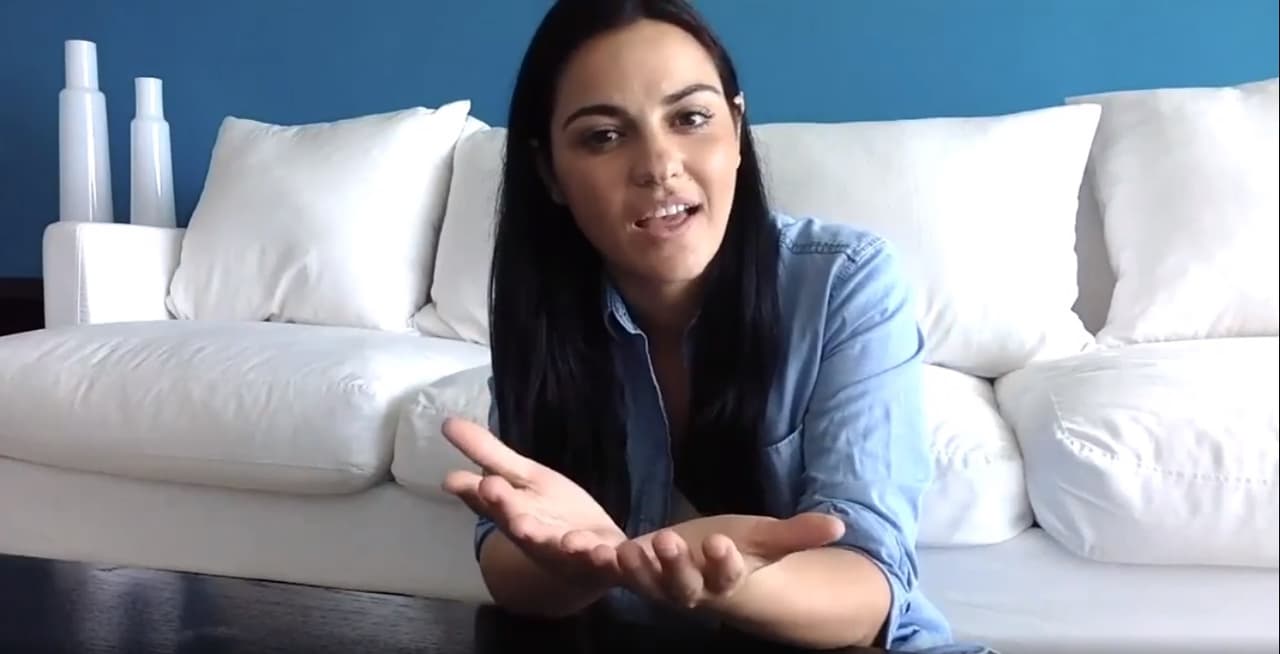 Por su parte, Maite Perroni, el 10 de abril, compartió un video en el que también se dejó ver con su cara lavada. En dicha publicación, la actriz de telenovelas convocó a sus seguidores a donar y apoyar a favor de causas vitales durante la crisis por COVID-19 en instituciones como la Cruz Roja.