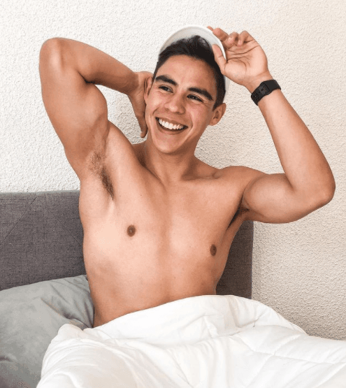 ¿Perreo intenso o baile pegadito? “Baile pegadito siempre mil veces y hasta abajo”.