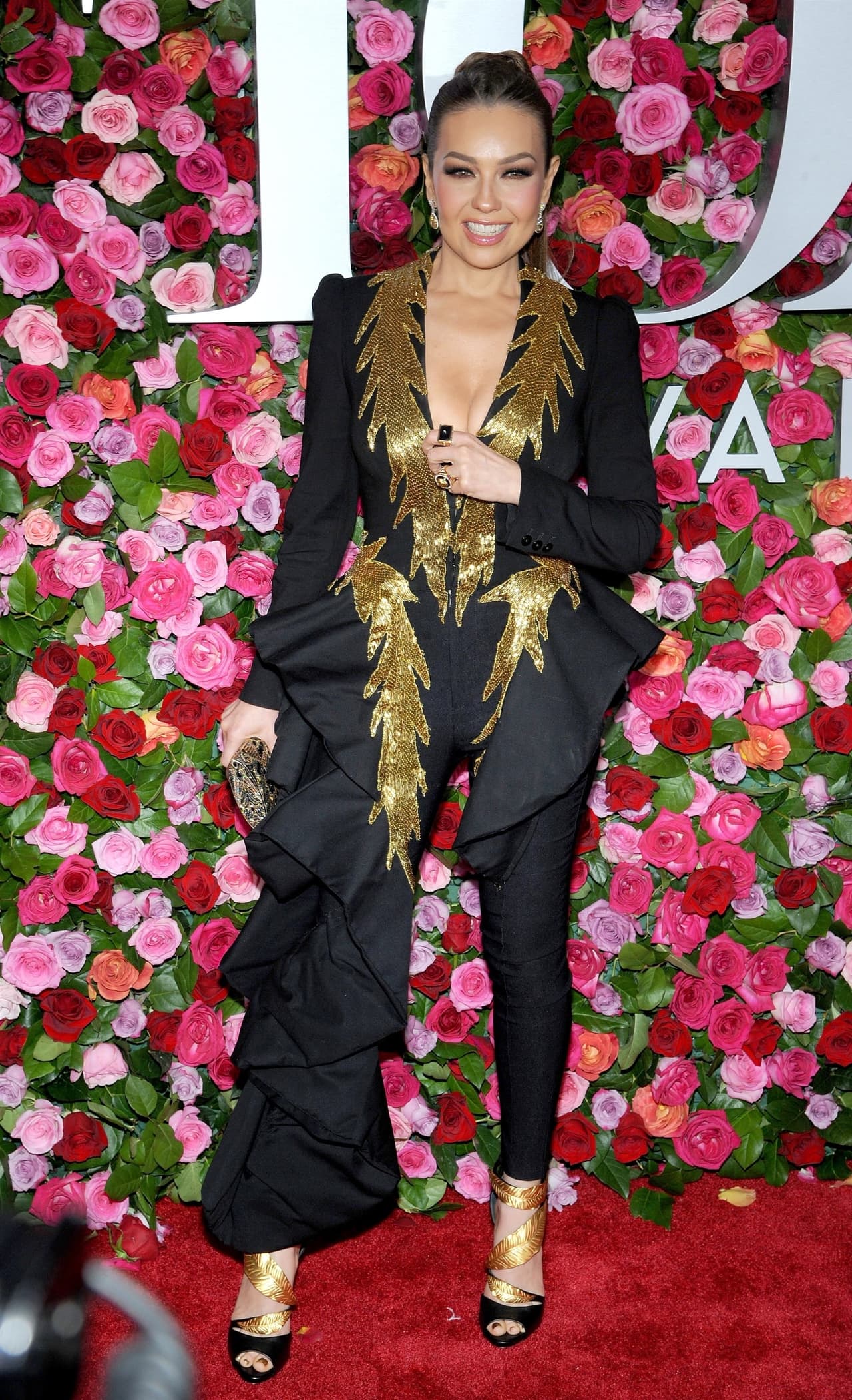 Thalia conquistó una vez más la alfombra roja con su cuerpo y look