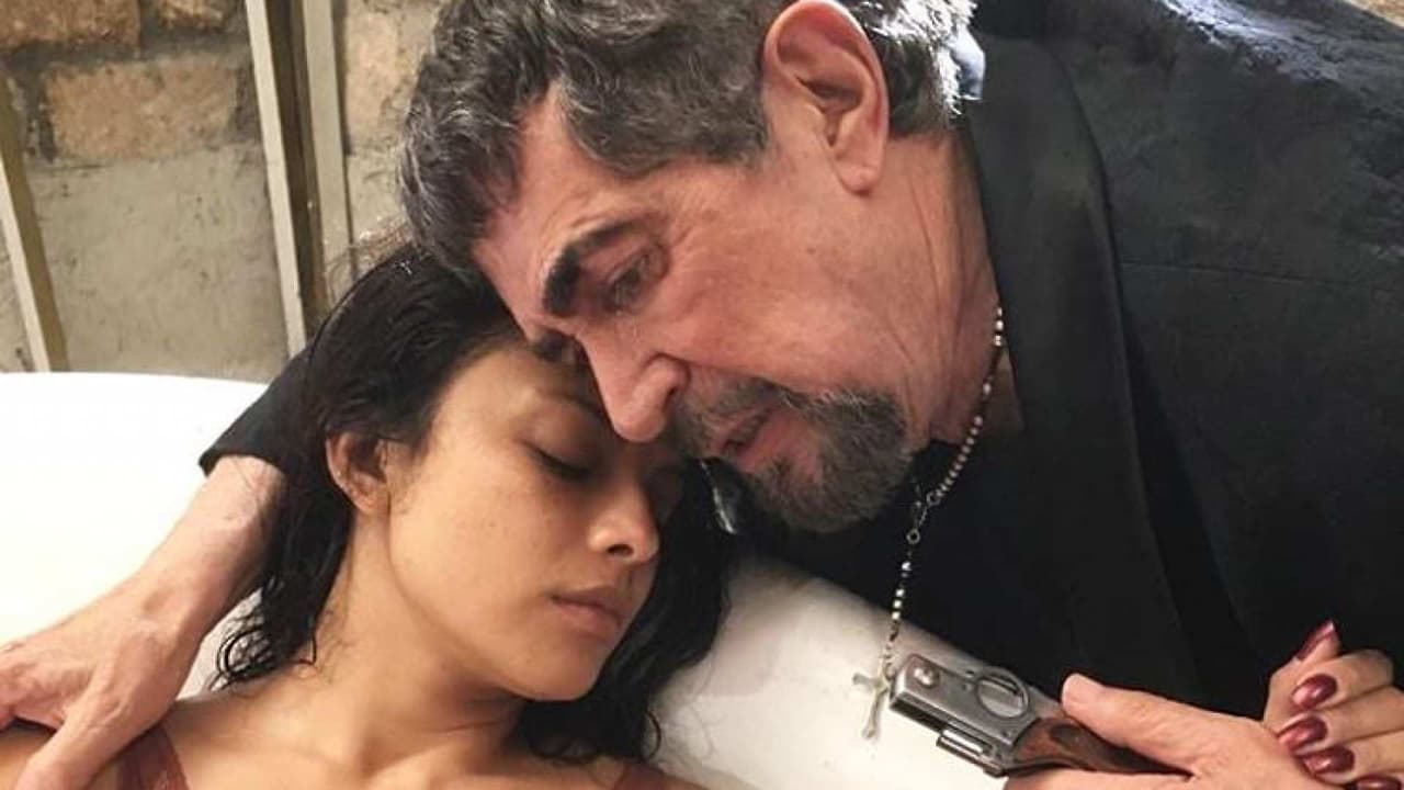 Manuel 'El Flaco' Ibáñez se desfundó de su personaje de 'Jorjáis' para interpretar a un personaje muy oscuro en 'Esta historia me suena', dentro del capítulo "Bajo el agua".