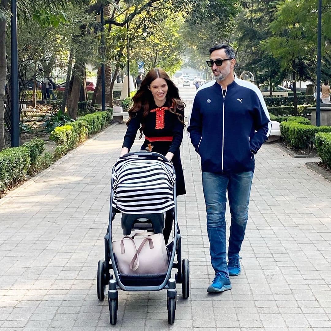 Sin embargo, casi seis meses después del nacimiento de su hija comenzaron los rumores de una supuesta separación. Las especulaciones se originaron porque, desde enero pasado, la actriz no comparte fotografías ni menciona a su marido en redes sociales.