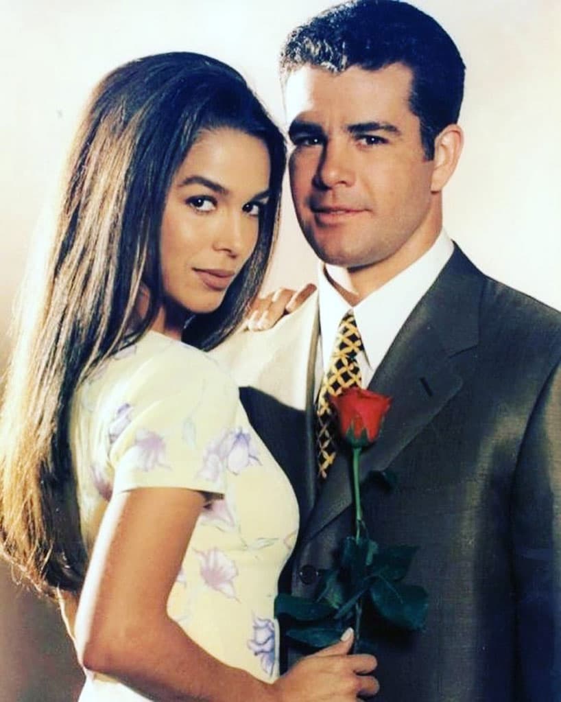 En 1991, Biby realizó su primera incursión en las telenovelas en ‘Alcanzar una estrella II’, un año después apareció en ‘Baila conmigo’, además de lanzar su primer disco como solista, del cual se desprenden los éxitos ‘No me importa’ y ‘Mucha mujer para ti’.