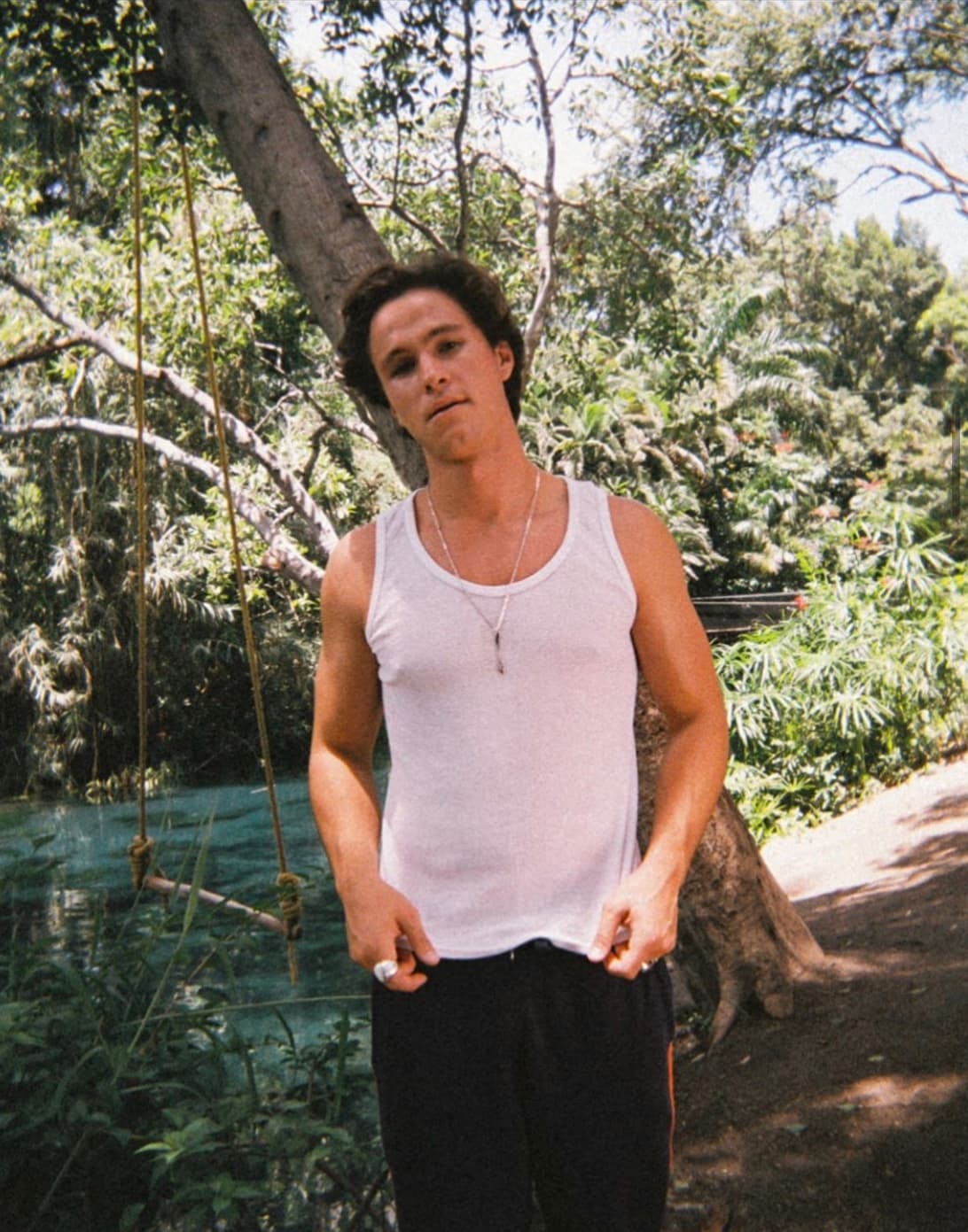 Aunque comenzó su carrera actoral desde muy joven, Ronda se dio a conocer en 2011 al interpretar a 'Camilo Galván Ledesma' (Gabriel Soto), en 'La Fuerza del Destino', cuando era niño.