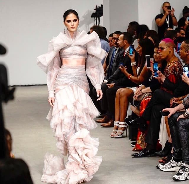 Aragón también ha tenido la oportunidad de modelar, pues durante la Semana de la Moda 2019, en Nueva York, tuvo la oportunidad de participar en el desfile del diseñador dominicano Keyther Estévez.