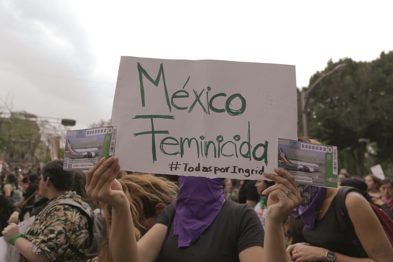 El periódico La Prensa también publicó en primera plana las imágenes filtradas del cadáver desollado de Ingrid.
