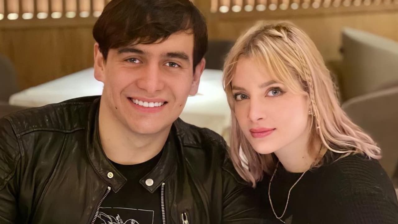 Viuda de Julián Figueroa publica foto con amigo y desata críticas por mensaje: “Te quiero mucho”