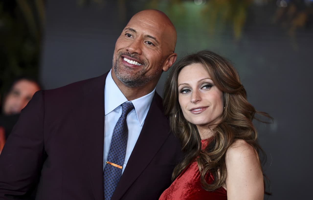 Dwayne Johnson anuncia el nacimiento de su hija con tierna foto