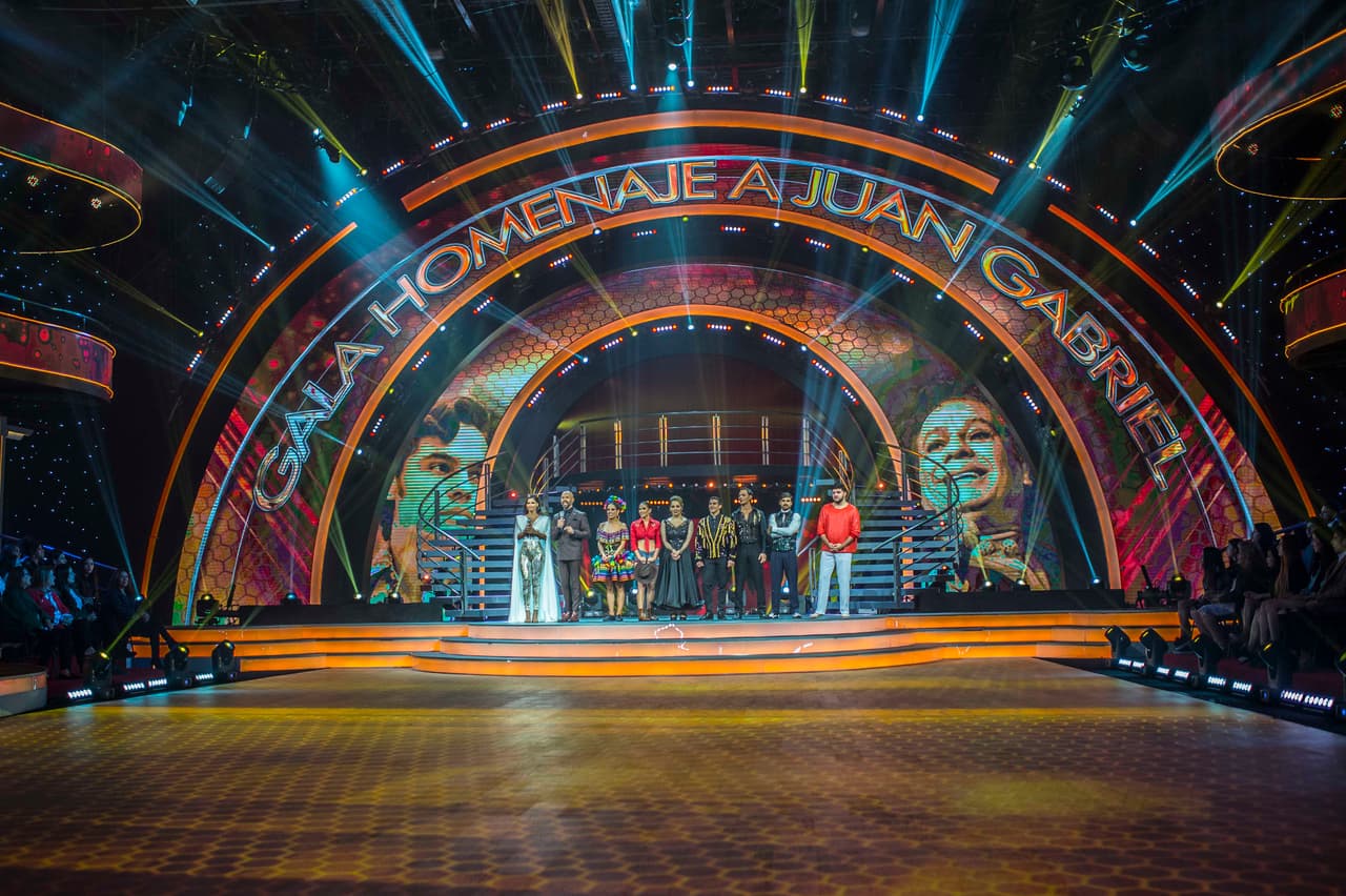 Los domingos de Mira Quién Baila nunca son iguales, la quinta gala fue de homenaje, pero también confesiones, sin olvidar duelos e invitados ¡A tres semanas de la gran final se vivieron muchas sorpresas!