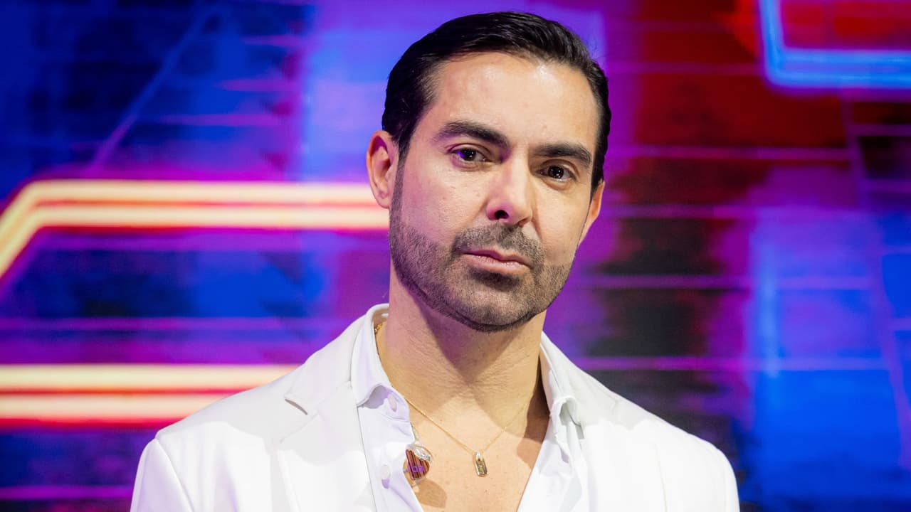 Ernesto D'Alessio cumple y así echa tiros en Juego de Voces 2026