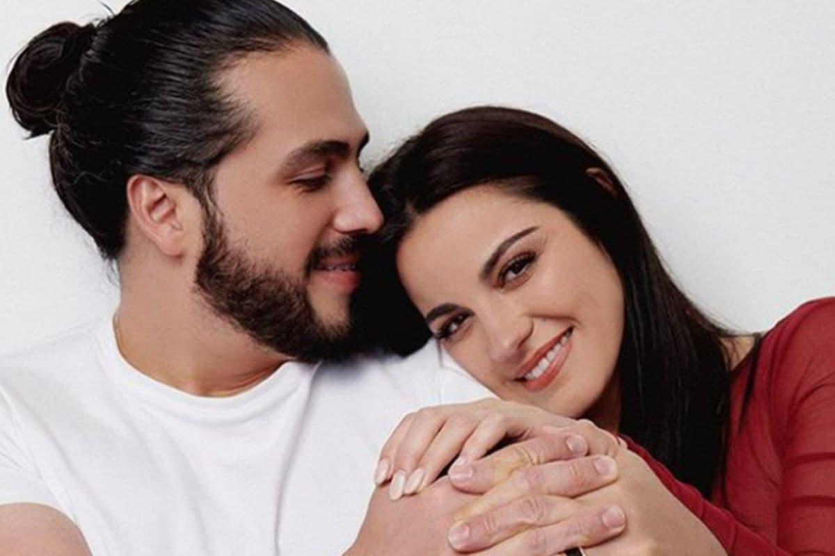Andrés Tovar, esposo de Maite Perroni, se pone 'rebelde' con look al estilo RBD
