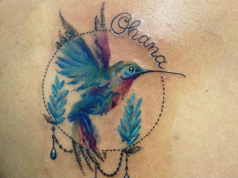 Libra. Debe ser algo muy estético como un colibrí, una mariposa u otro animal que integre belleza, equilibrio, liviandad y movimiento continuo.