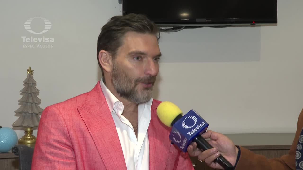 Julián Gil buscará tener un hijo con su esposa Valeria Marín