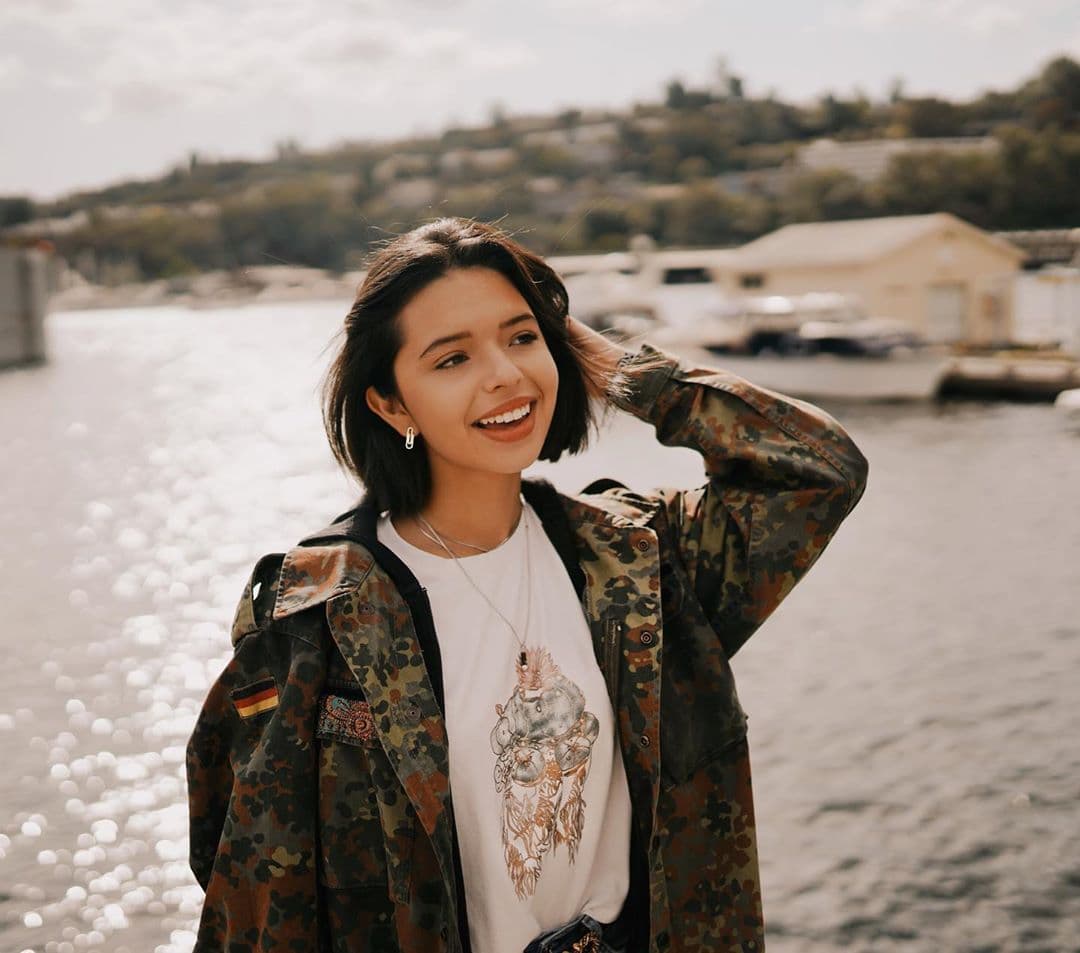 Este 8 de octubre, Ángela Aguilar está celebrando su cumpleaños 16, por ello recordamos algunos de sus mejores atuendos que ha compartido en su cuenta de Instagram, la cual cuenta con 1.9 millones de seguidores.