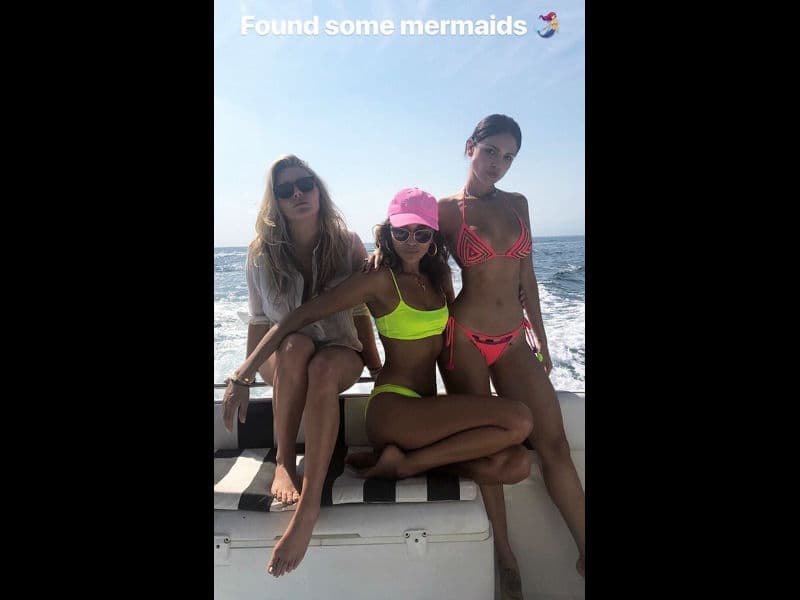 Es común que Eiza González deje ver sus encantos en bikini