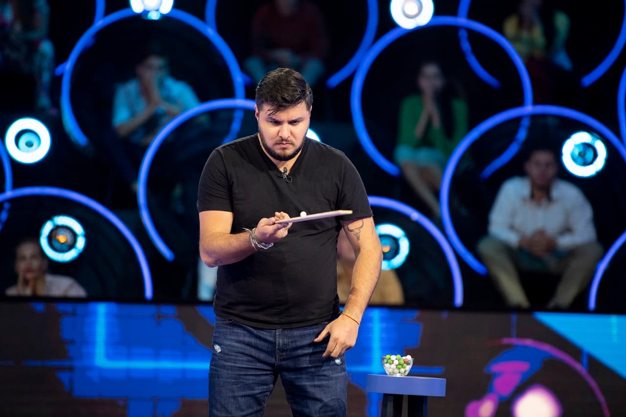 Paco Lira decidió arriesgarse a pasar al nivel 6 para luchar por los 300 mil pesos con el juego ‘A la medida’.