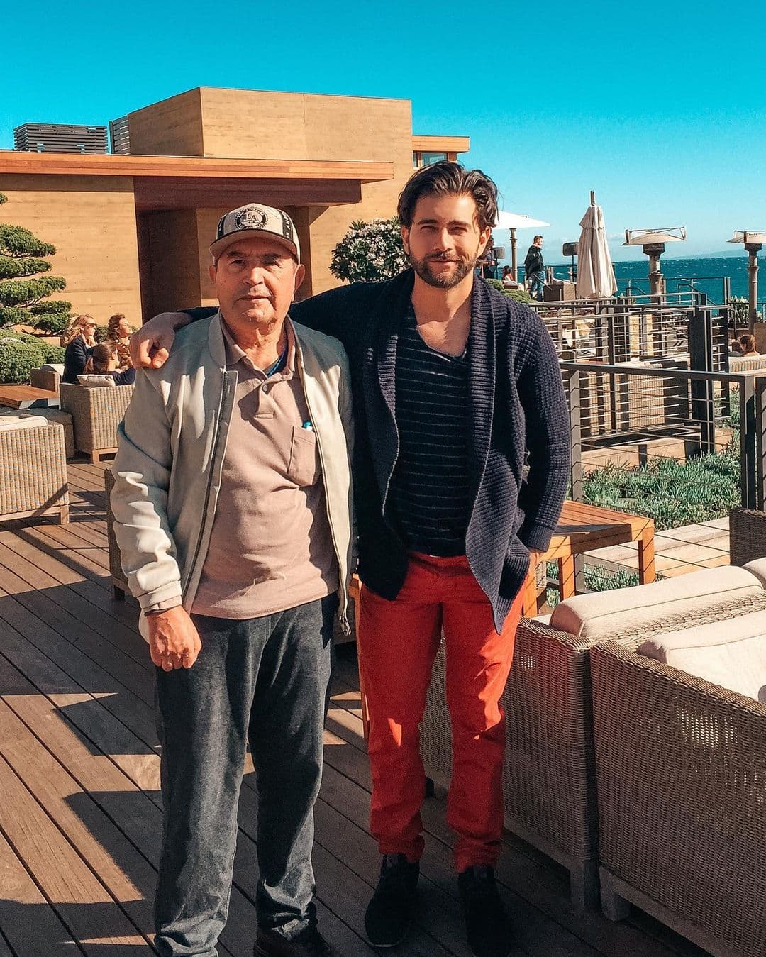 Fernando Noriega, uno de los protagonistas de 'Qué le pasa a mi familia?' recordó a su papá quien murió hace unos años: "¡Felicidades a todos los papás! ¡Al mío, seguimos celebrándolo todos los días hasta cielo!".