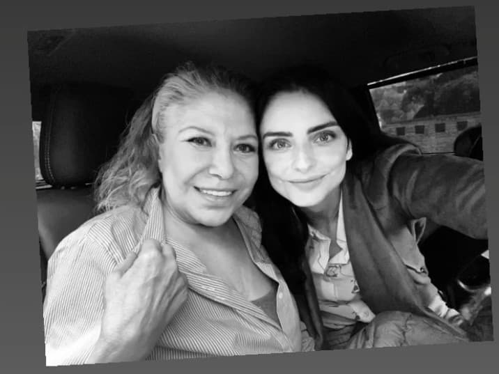 Los fieles admiradores de la actriz la llenaron de miles de ‘Me gusta’ y sobre todo de innumerables mensajes, en los que destacaron que su mamá era muy guapa y algunos indicaron que sí se parecía mucho a ella.