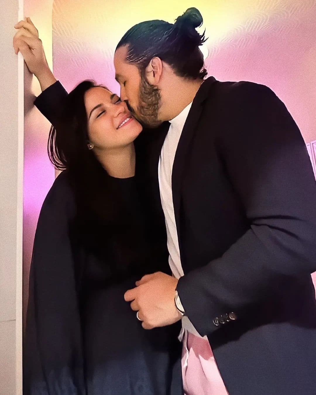 Maite Perroni reaparece de lo más feliz y enamorada de Andrés Tovar tras convertirse en mamá
