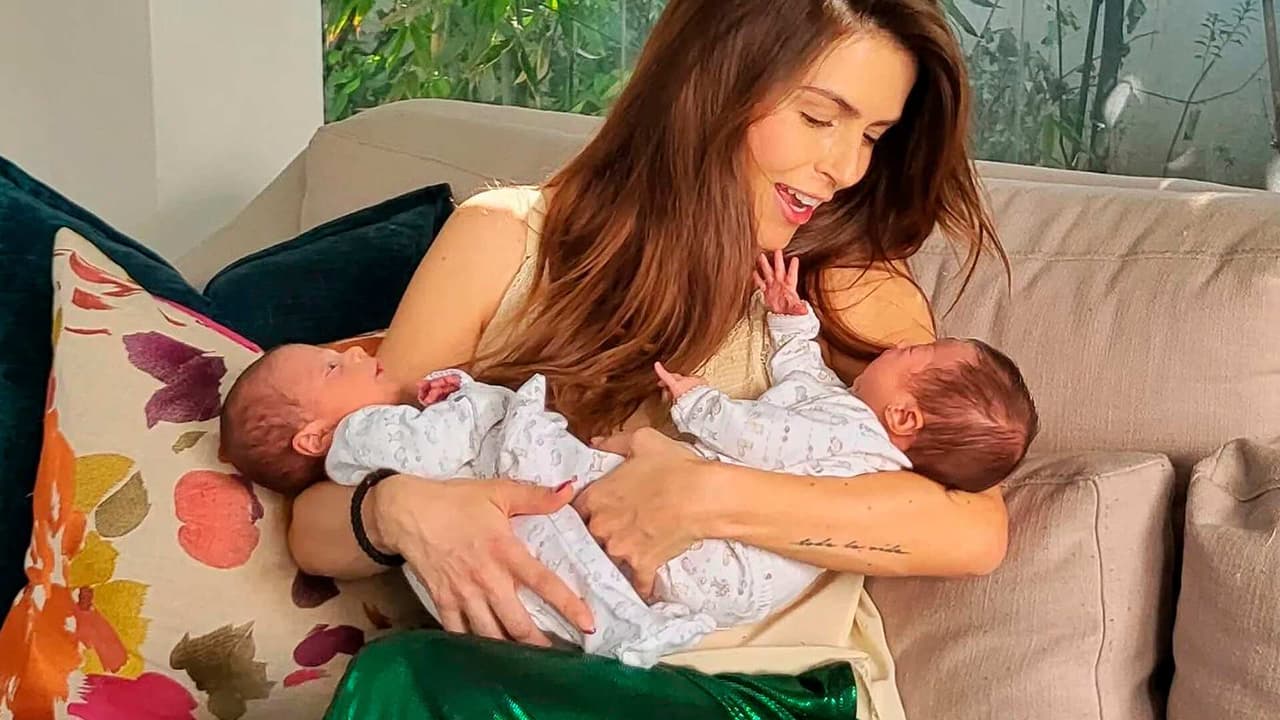 Bebés de Claudia Álvarez protagonizan emotiva sesión fotográfica