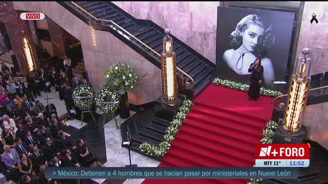 Homenaje a Silvia Pinal en Bellas Artes