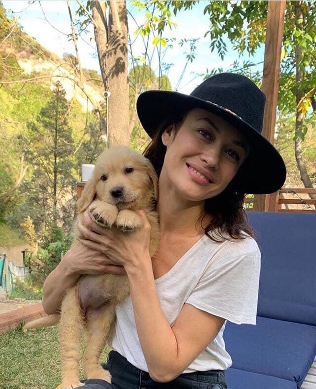 Olga Kurylenko, actriz ucraniana mejor conocida por su papel de 'Chica Bond' en la película 'Quantum', parte de la nueva saga del agente James Bond en 2008, también reveló que había contraido el virus, a través de su cuenta oficial de Instagram, el pasado domingo 15 de marzo.