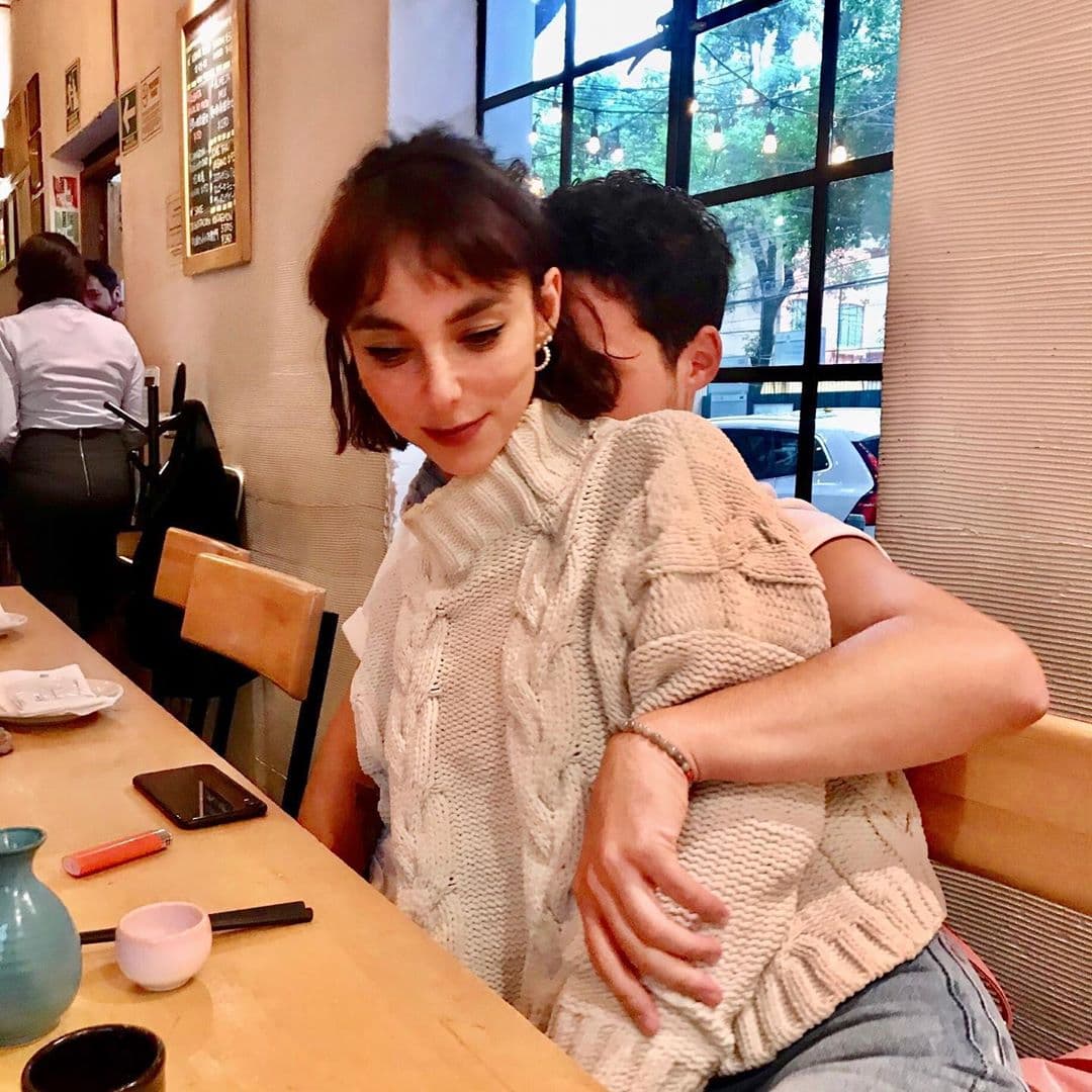 Este lunes 15 de junio, Natalia Téllez publicó una foto junto a un misterioso galán, quien según sus fans y algunos de sus amigos, podría ser Gonzalo Vega Jr., hermano de las actrices Zuria y Marimar Vega.