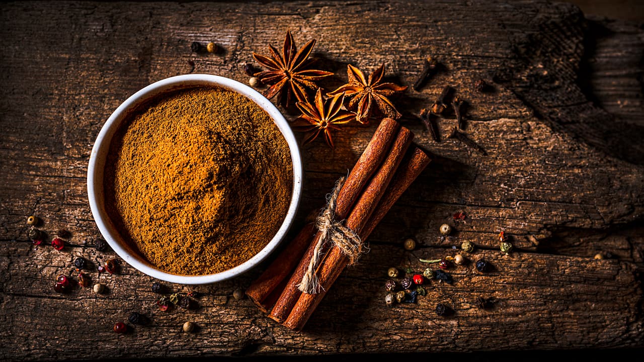 Rituales con canela para atraer dinero y prosperidad