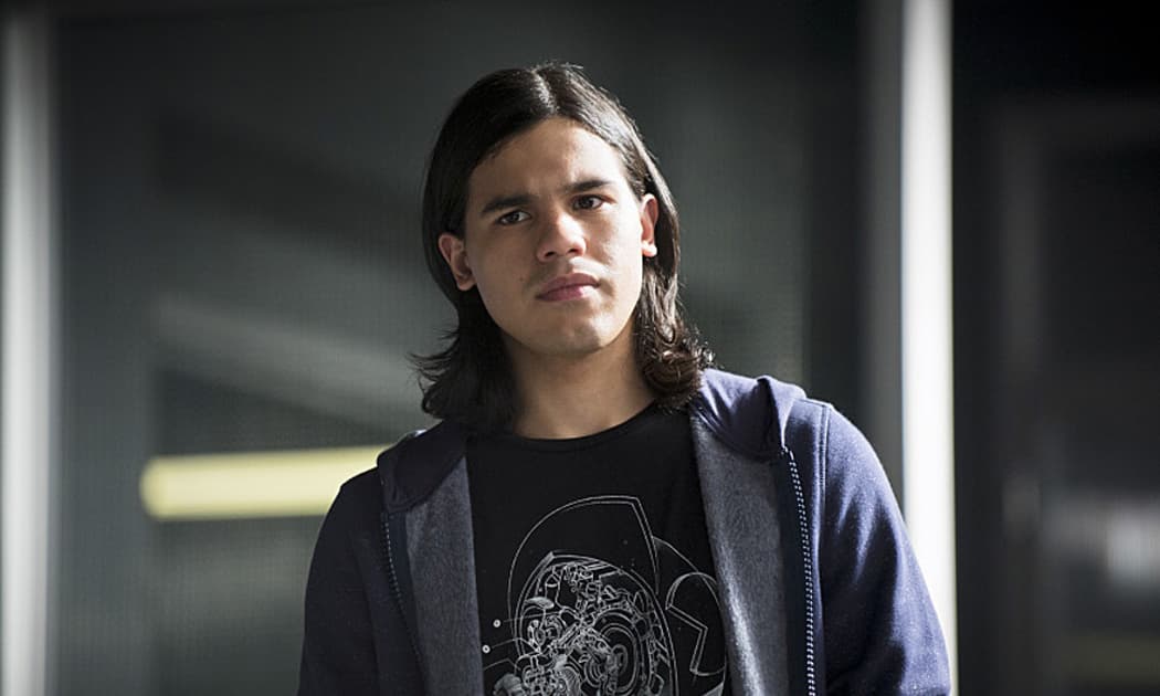 El personaje de 'Cisco Ramon' utiliza a menudo camisetas alusivas a ‘The Big Bang Theory’ (FOTO: The CW)